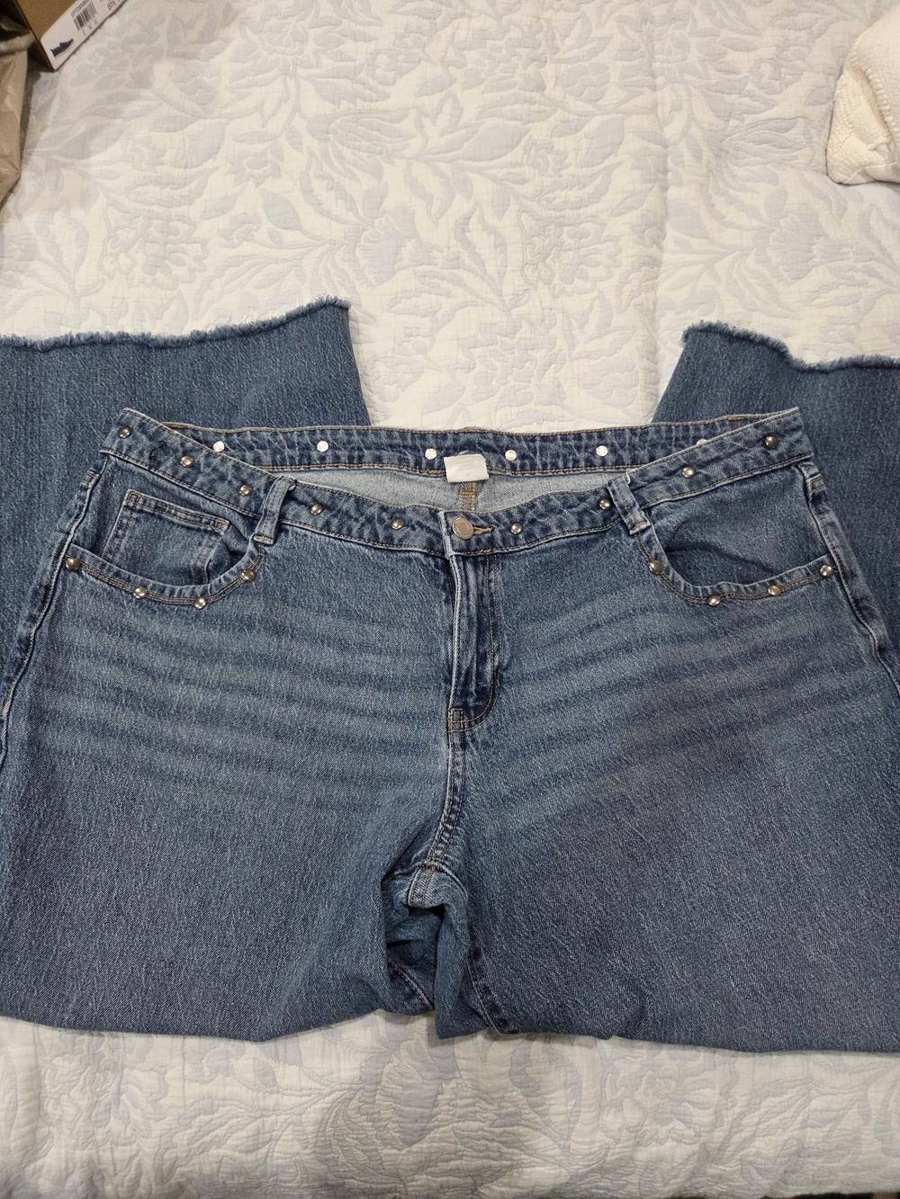 No Boundaries Women's Denim Jeans with Stud Detailing 18W Low-rise